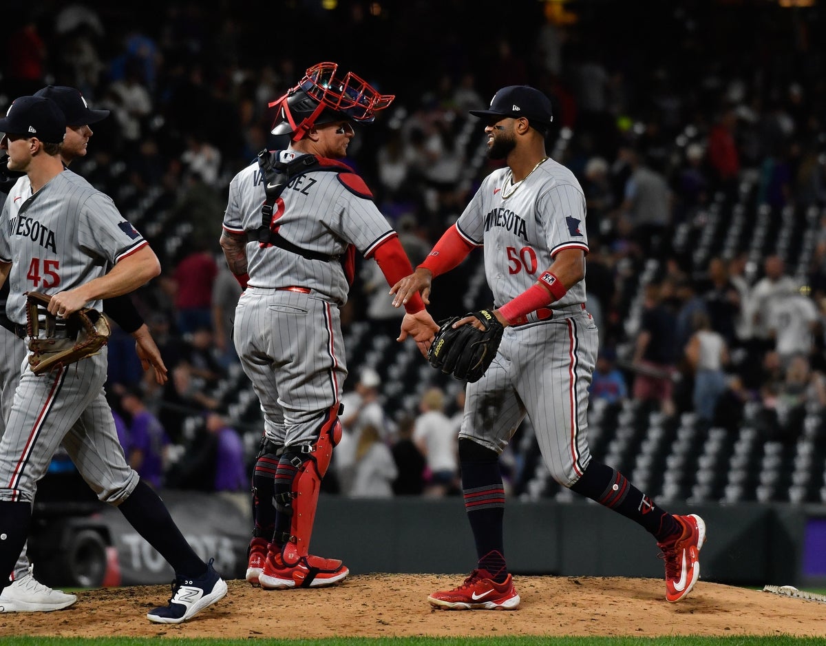Diamondbacks Win In Dramatic Ninth Inning Against Brewers Diamondbacks Win In Dramatic Ninth Inning Against Brewers