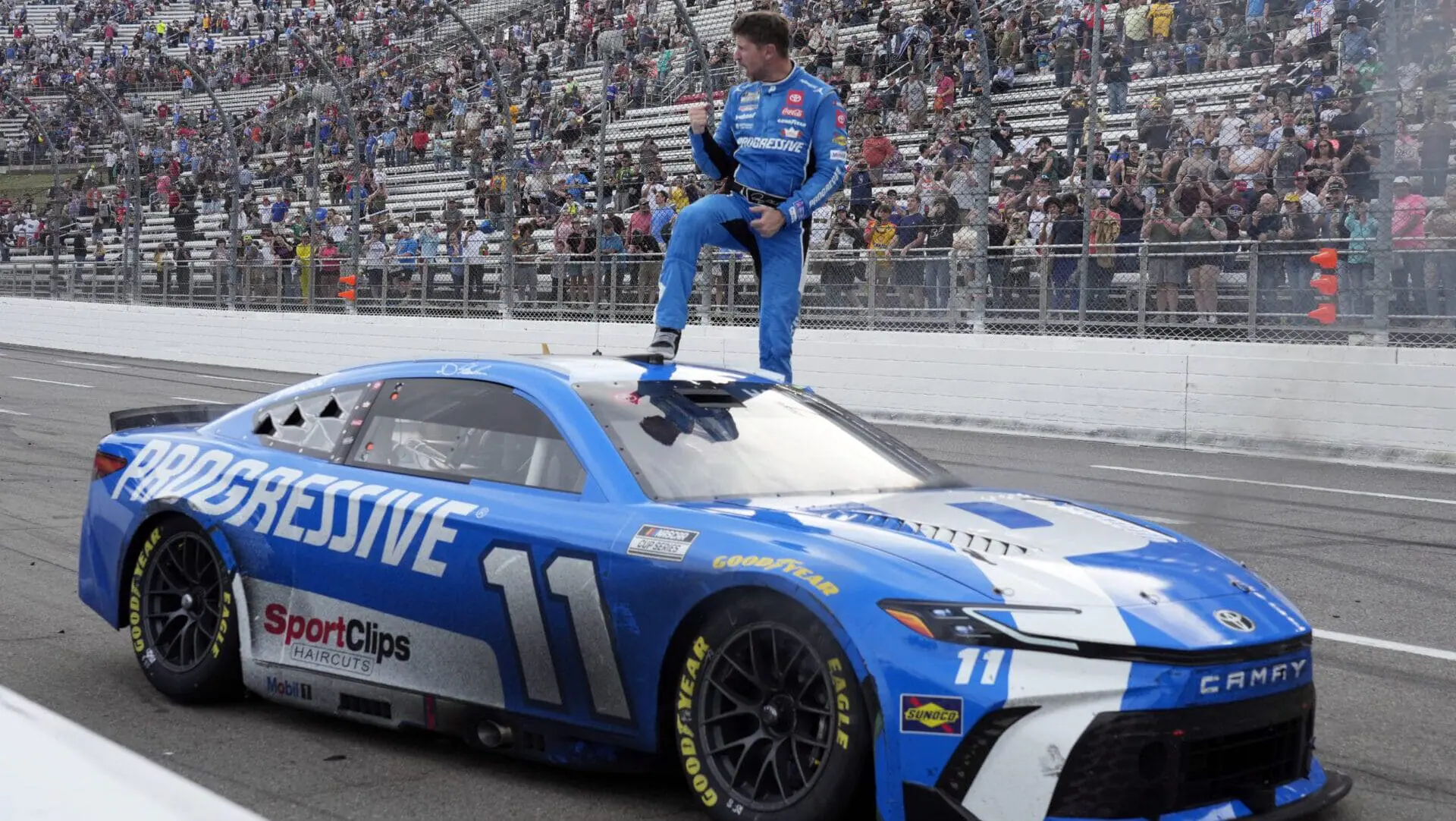 Hamlin Breaks Martinsville Drought: A Historic Win Hamlin Breaks Martinsville Drought: A Historic Win
