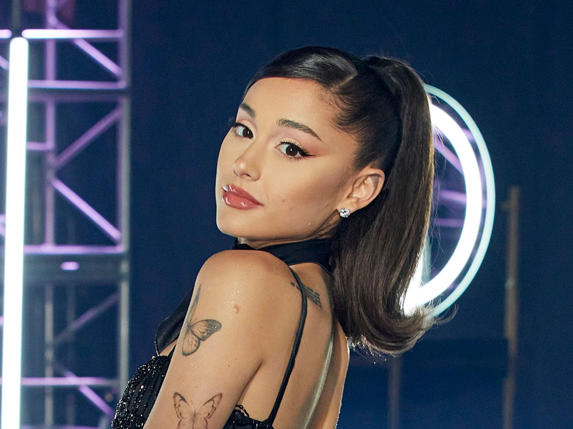 Professional Styling And Tattoos: Ariana Grande's Dramatic Transformation Professional Styling And Tattoos: Ariana Grande's Dramatic Transformation