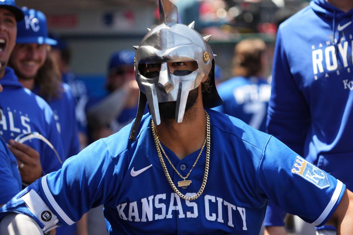 Royals Fall To Brewers On Walk-Off Bunt Royals Fall To Brewers On Walk-Off Bunt