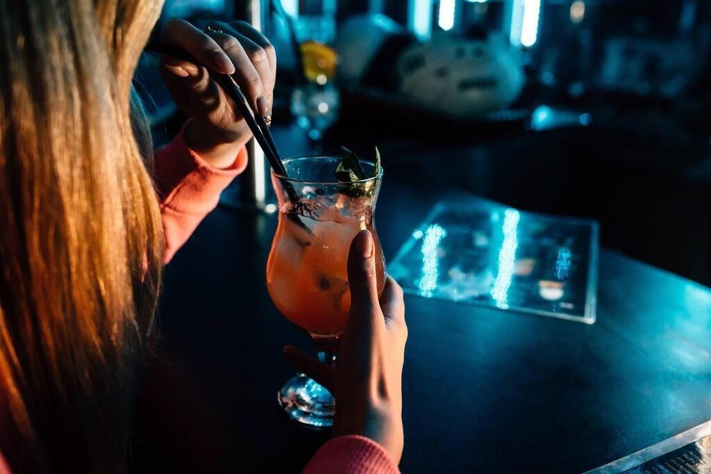 Santé Et Économie : L'essor Du Marché Du Sans Alcool Grâce Au Dry January Et À La Tournée Minérale Santé Et Économie : L'essor Du Marché Du Sans Alcool Grâce Au Dry January Et À La Tournée Minérale