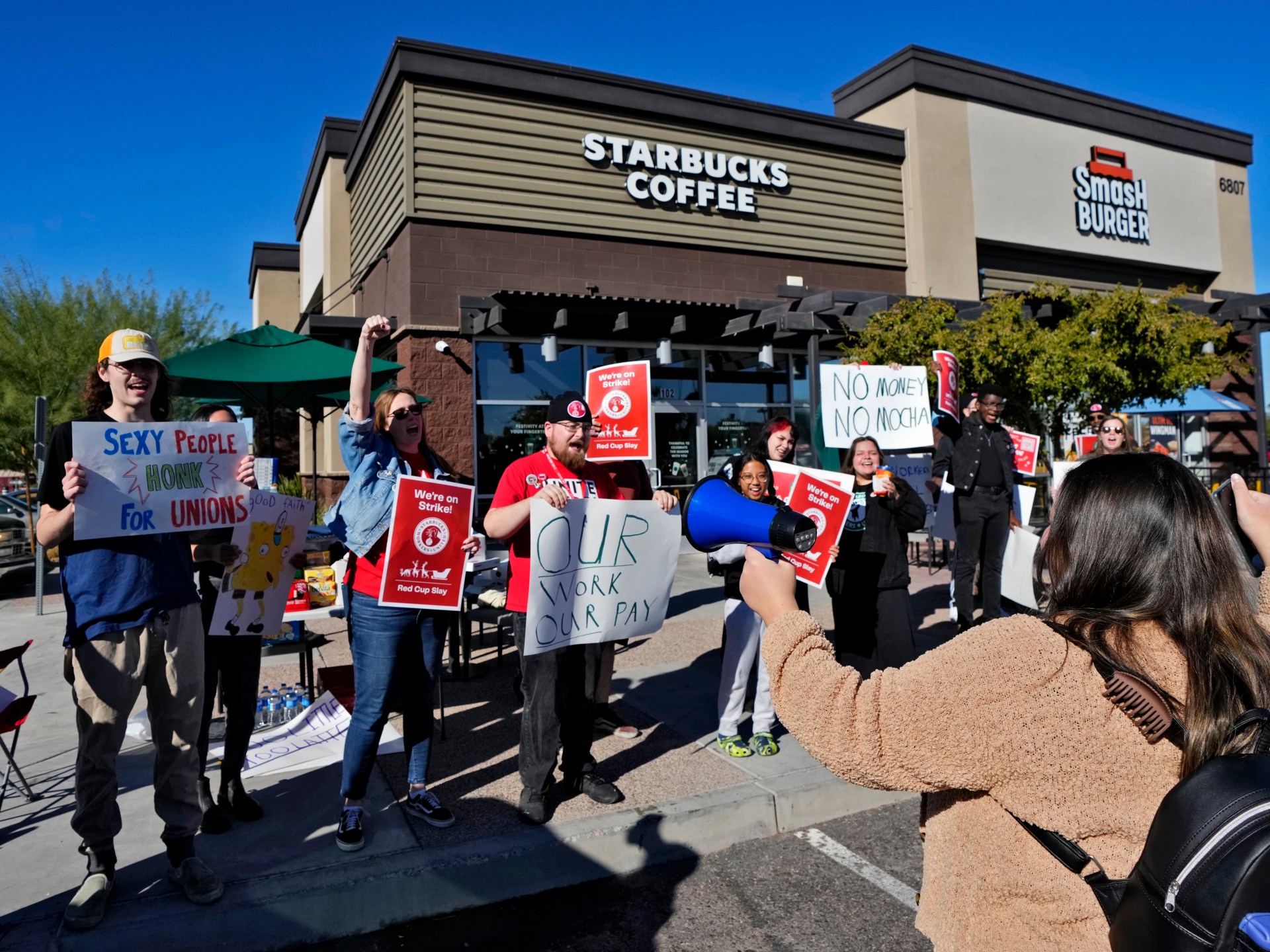 Starbucks Workers Reject Company's Pay Raise Offer Starbucks Workers Reject Company's Pay Raise Offer