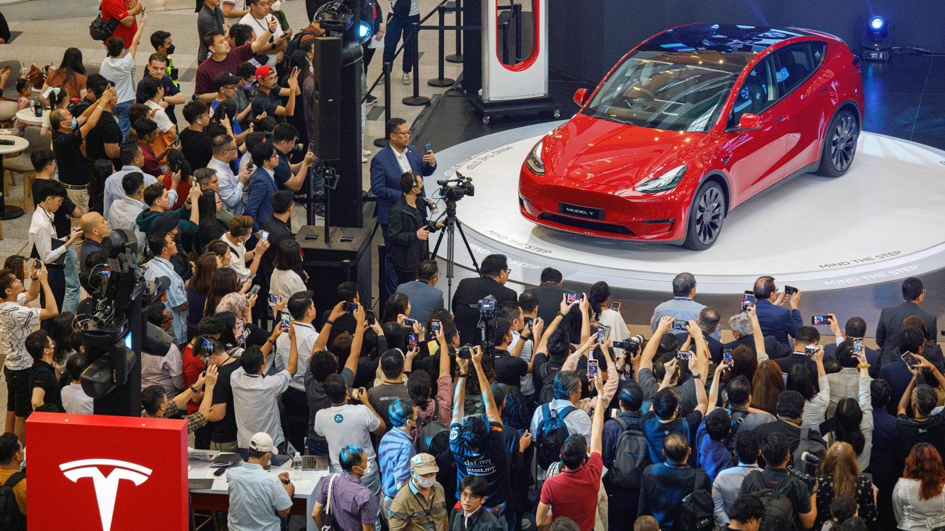 Tesla And Tech Drive US Stock Market Surge Tesla And Tech Drive US Stock Market Surge